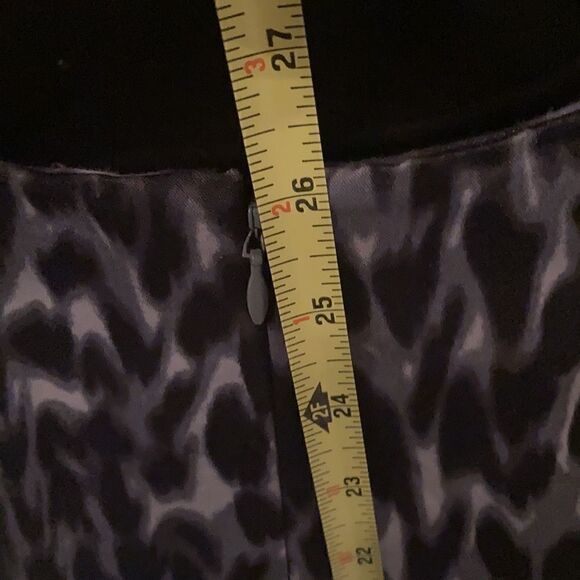 Worthington size 8 Black and grey leopard print skirt EUC - Picture 8 of 11